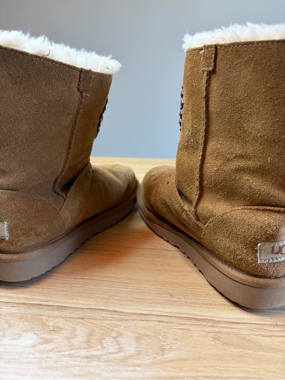UGG Chestnut Brown Suede Heart Studded Boots US 2 Youth - Picture 9 of 9